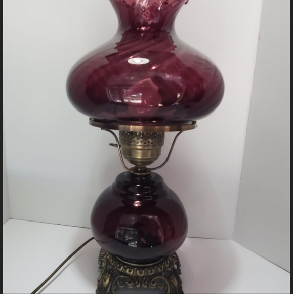 Vintage Amythyst Hurricane Swirl Style Lamp - Picture 6 of 12